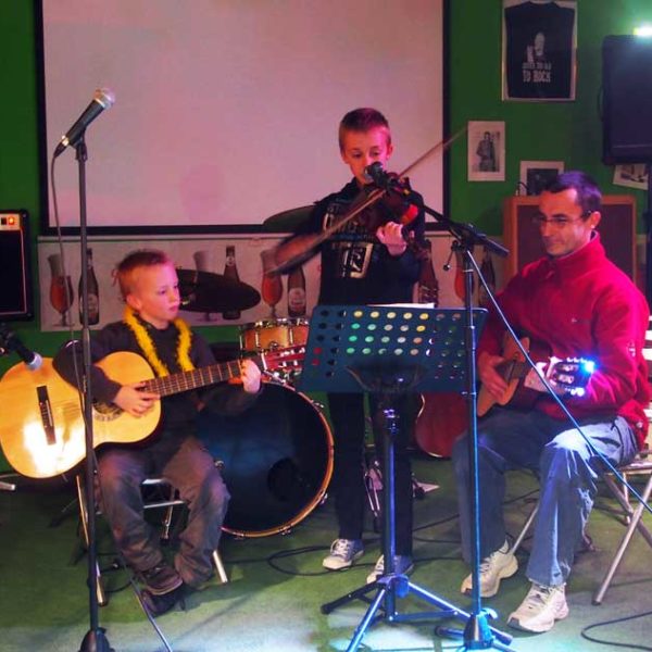As Guitare soirée musique élèves guitare du 10 décembre 2013