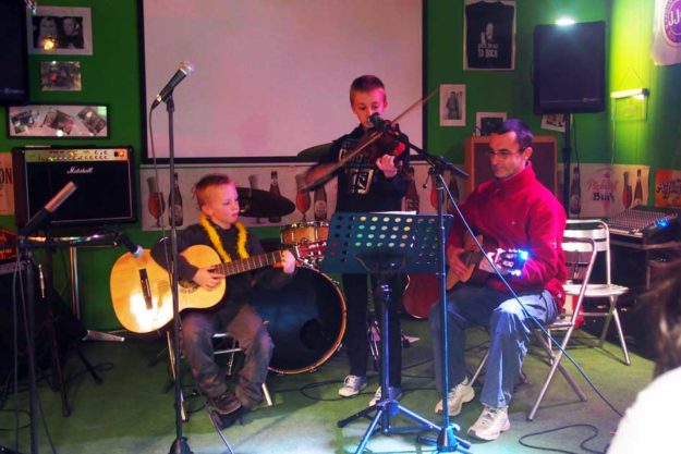 As Guitare soirée musique élèves guitare du 10 décembre 2013