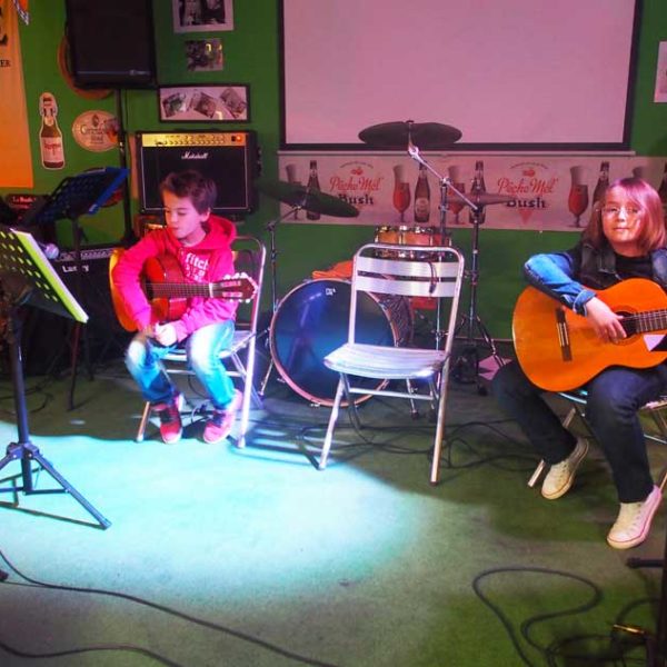 As Guitare soirée musique élèves guitare du 10 décembre 2013